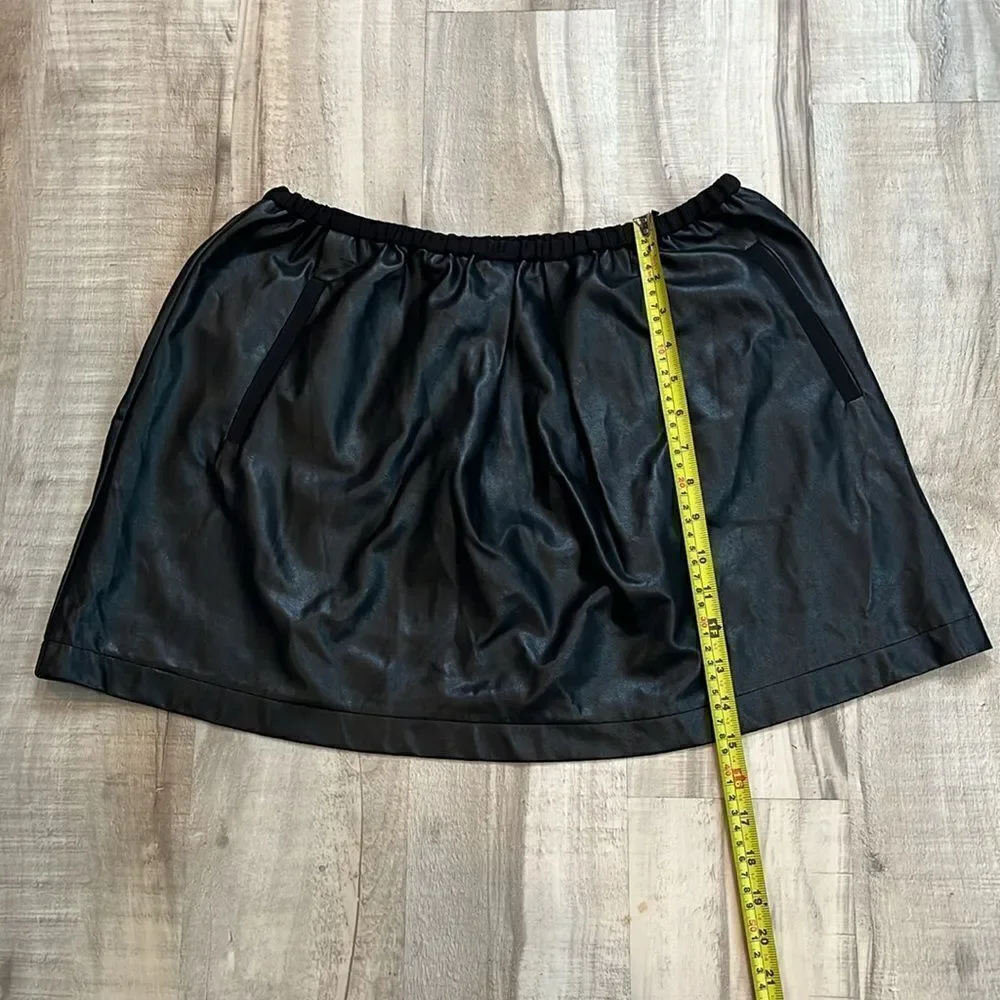 Artizia Babaton Mini Skirt Black Faux Vegan Leather Skater w/ pockets sz Medium